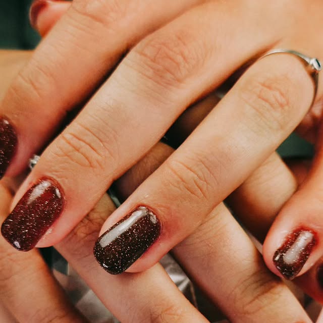 Biab op de natuurlijke nagel met glitter gelpolish 💅💎